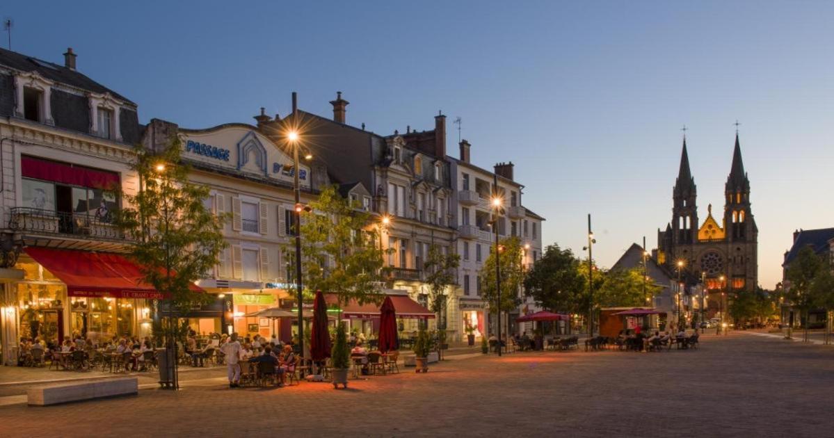 Maison 3 Chambres - Chez Florence Yzeure Экстерьер фото