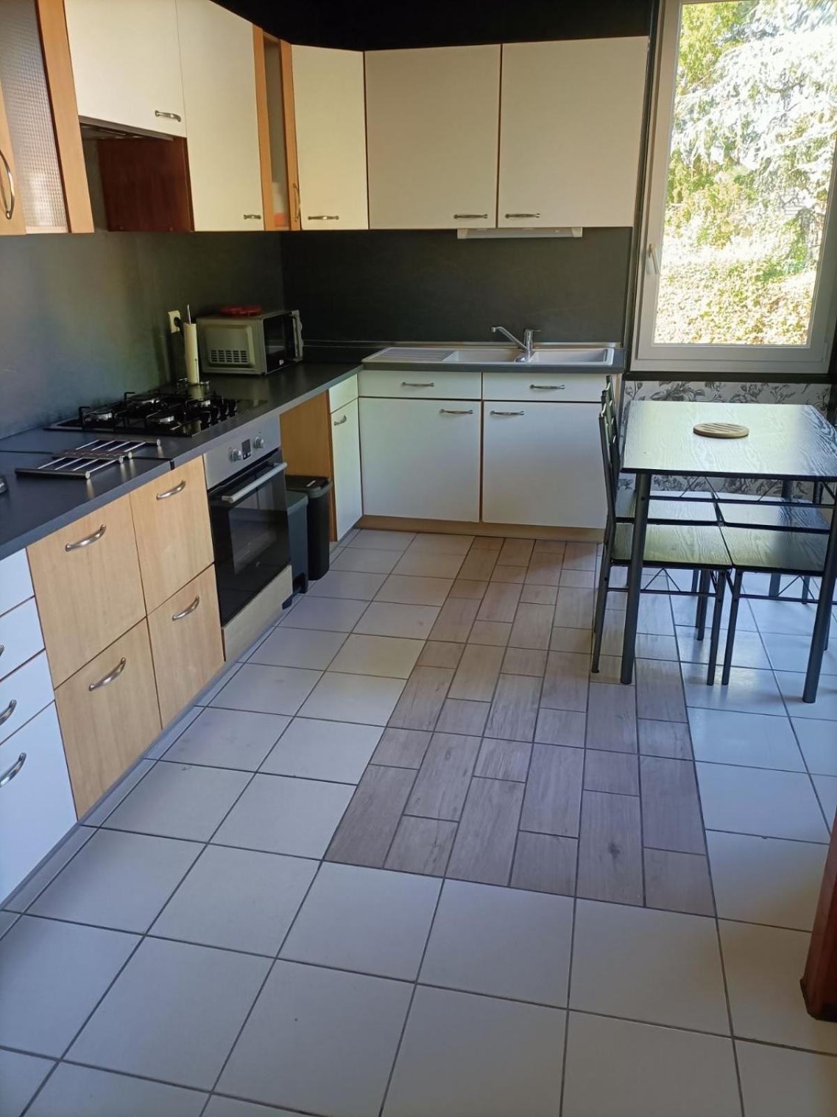 Maison 3 Chambres - Chez Florence Yzeure Экстерьер фото